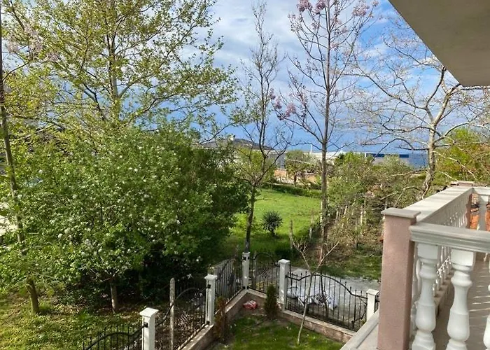 студио симона 3 - първа линия море * Łozenec