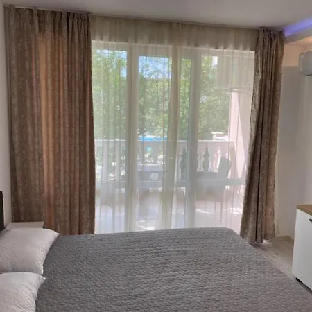 студио симона 3 - първа линия море Lozenec