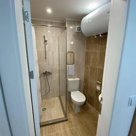 студио симона 3 - първа линия море Lozenets