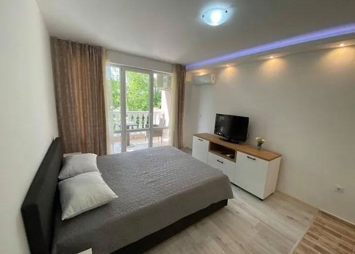 студио симона 3 - първа линия море *